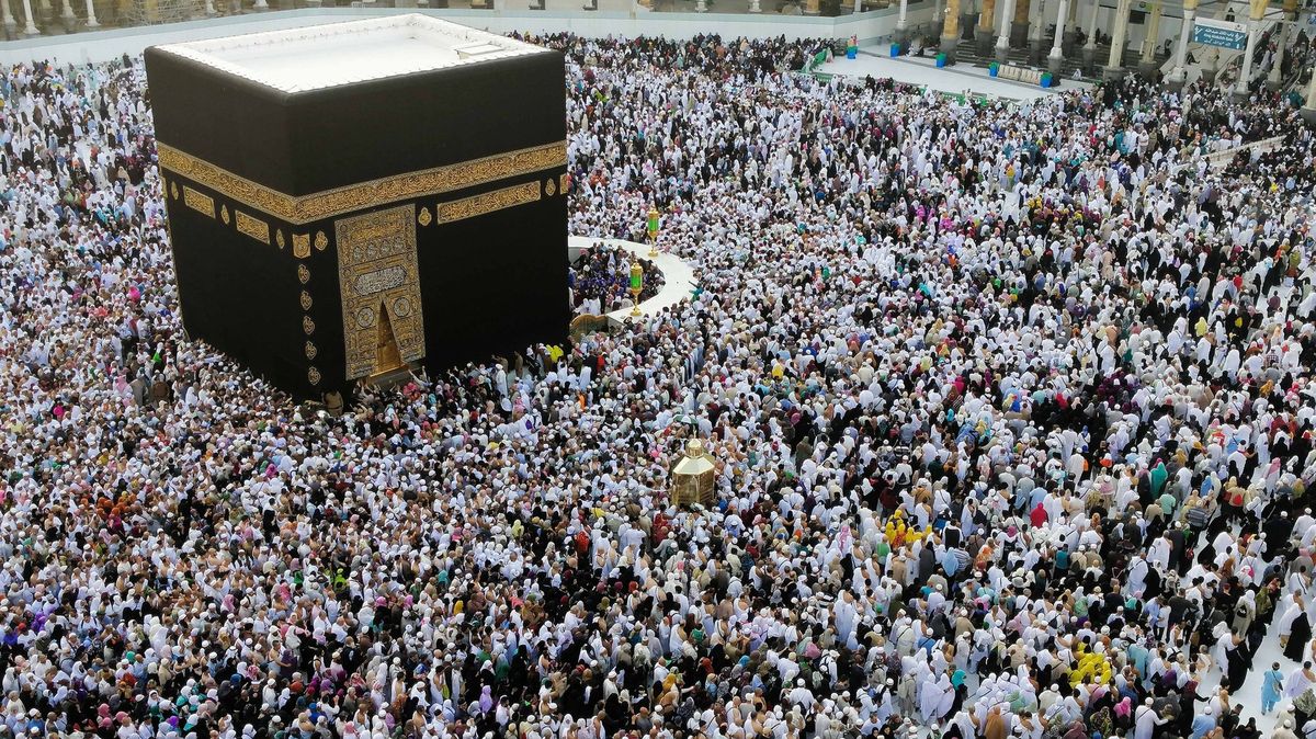 Saúdská Arábie uzamkla posvátná města. Koronavirus ohrožuje pouť do Mekky